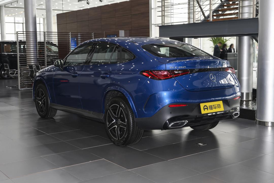 Mercedes-Benz GLC Coupe 2026, фото 5