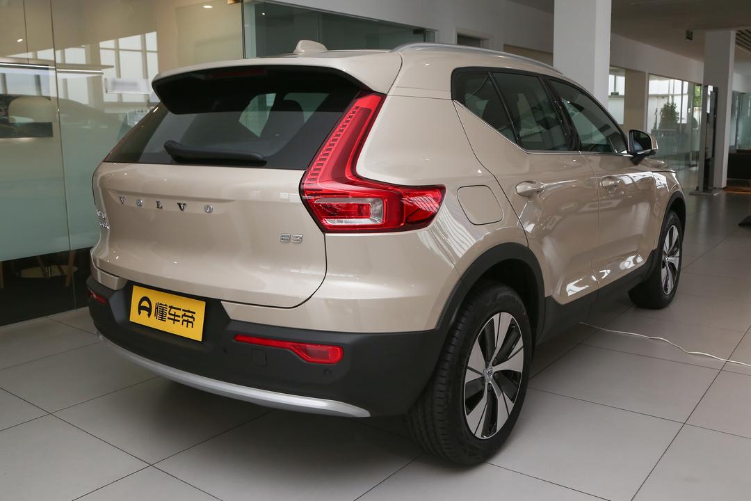 Volvo XC40 2026, фото 6