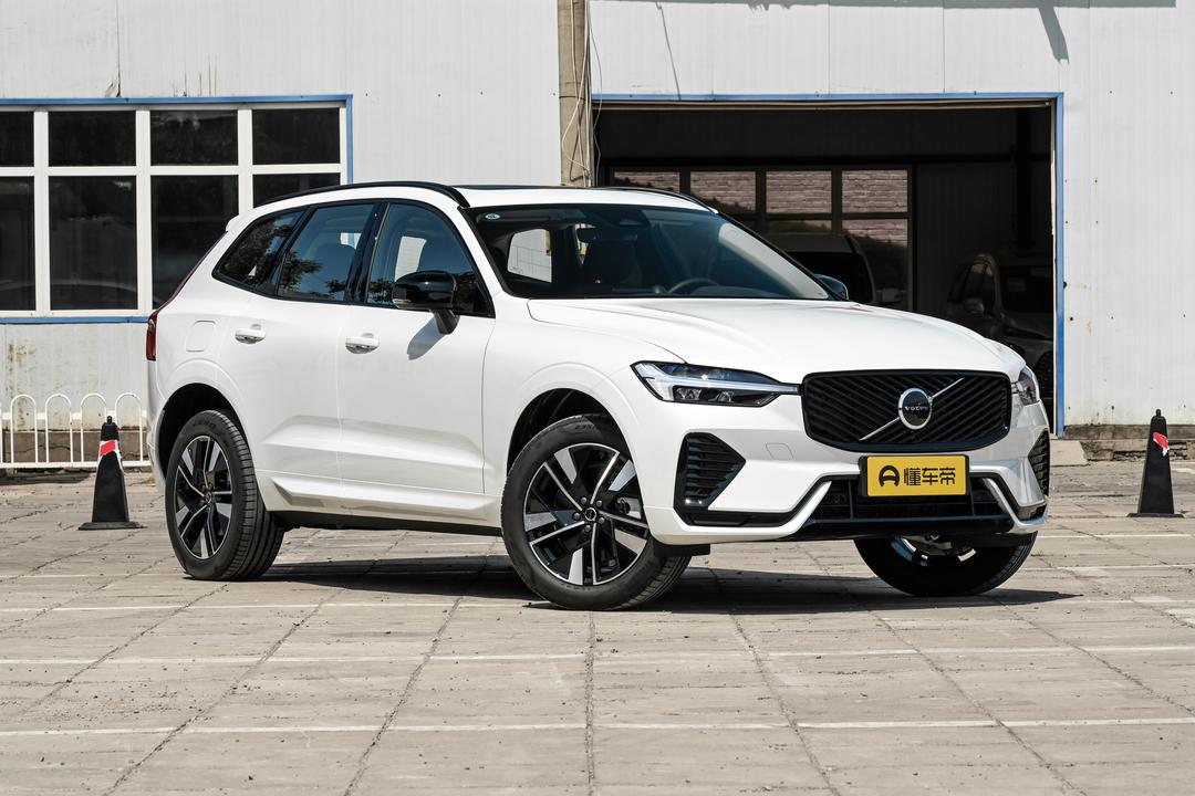 Volvo XC60 2026, фото 3