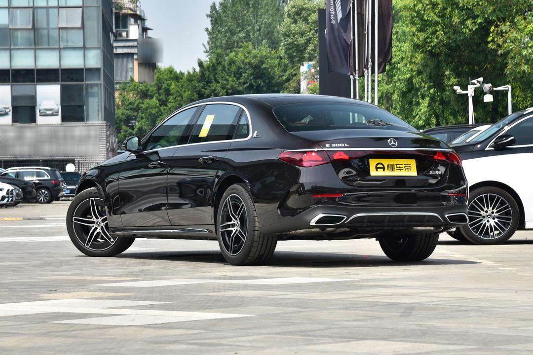 Mercedes-Benz E-Class 2026, фото 5