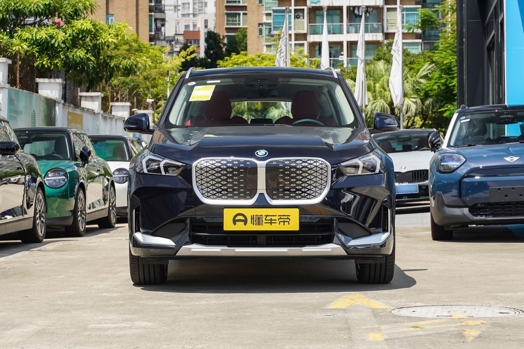 BMW iX1 2026, фото 2