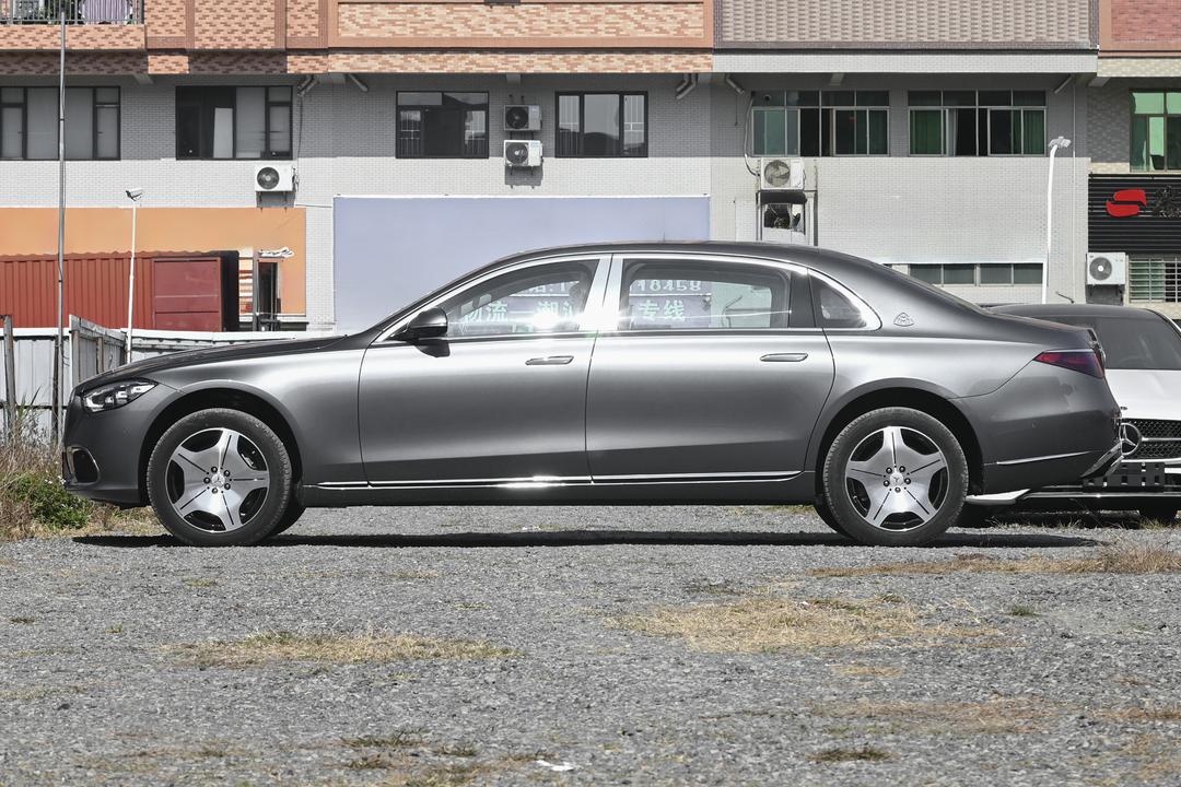 Mercedes-Benz Maybach S-Class 2026, фото 4