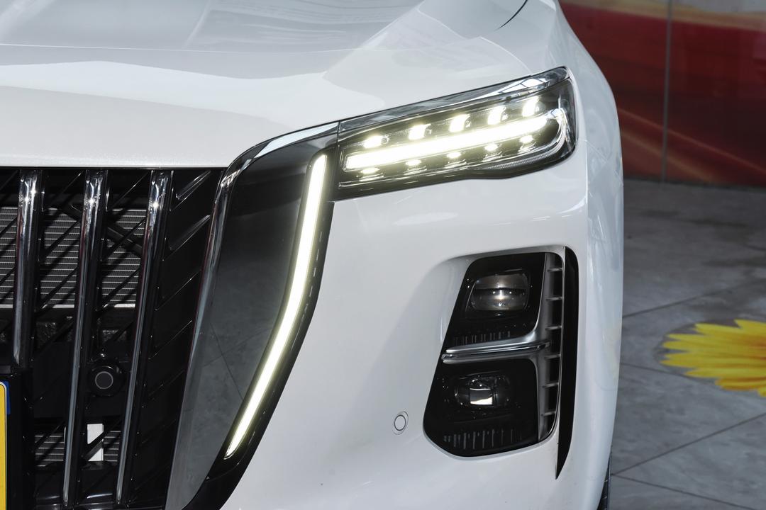 Hongqi H5 PHEV 2026, фото 12