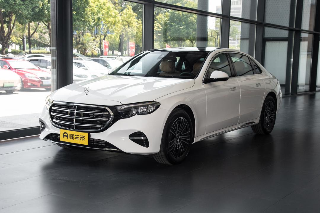 Mercedes-Benz E-Class 2026, фото 1
