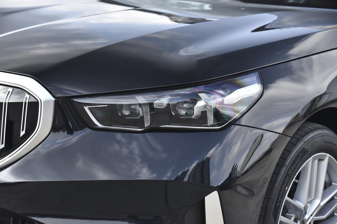 BMW 5 Series 2026, фото 13
