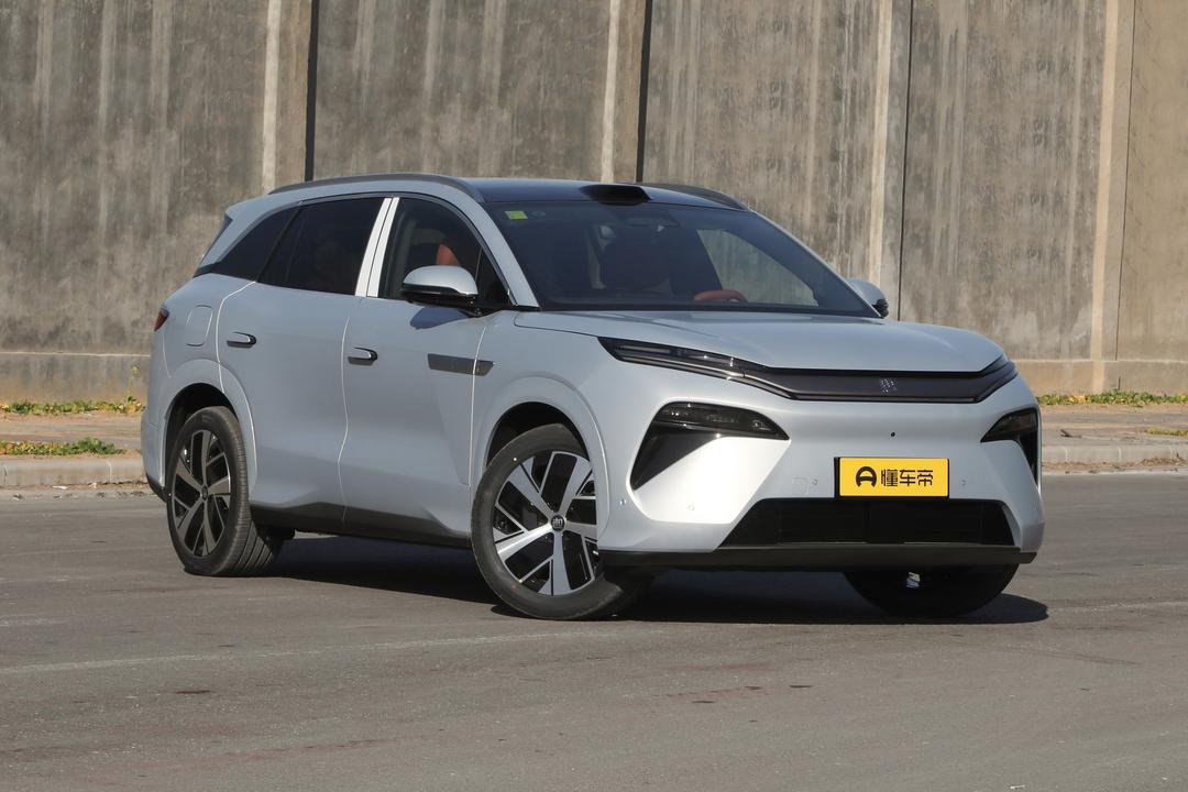 BYD Tang L EV 2026, фото 3