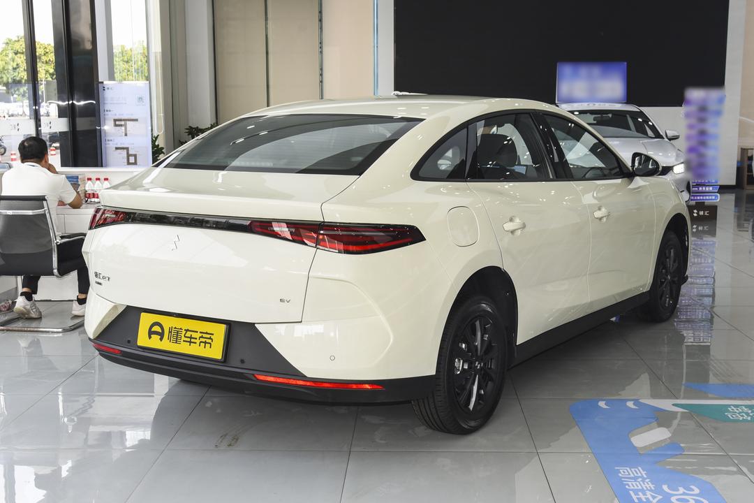 BYD e7 EV 2026, фото 7
