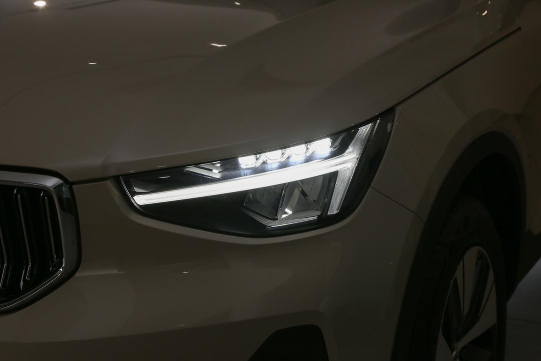 Volvo XC40 2026, фото 13