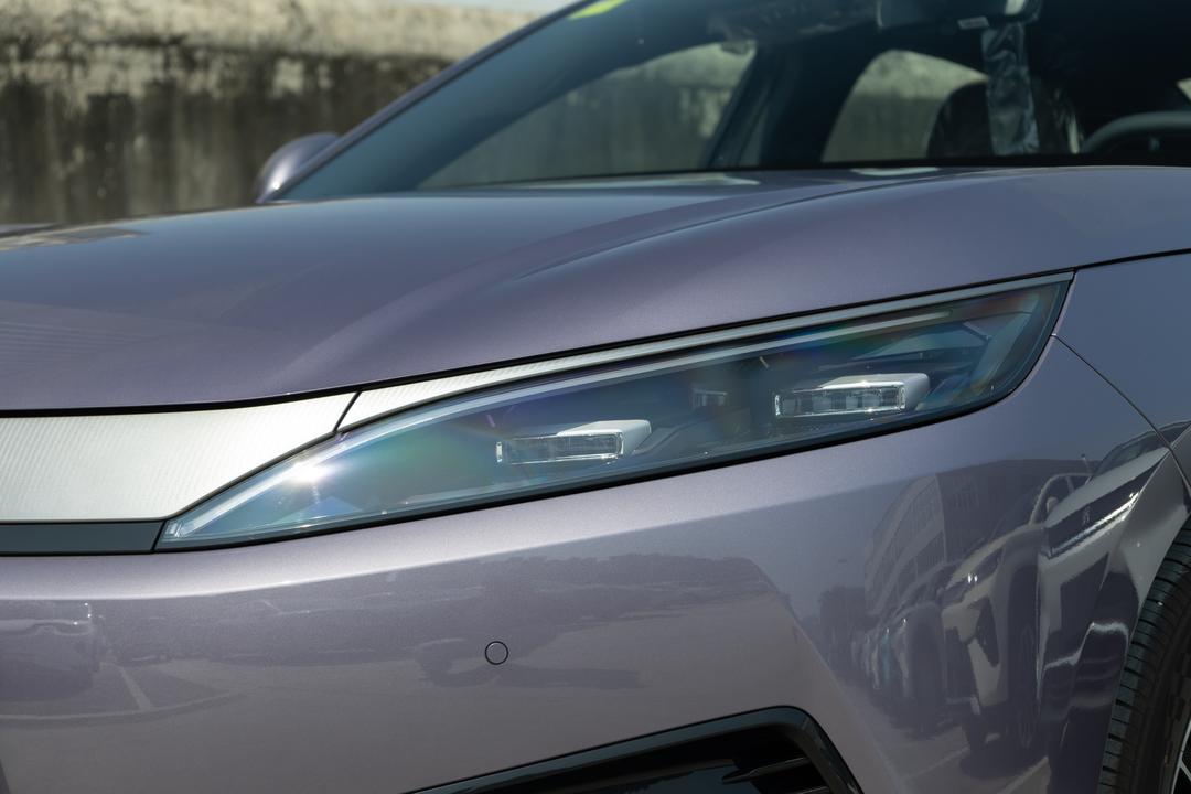 BYD Qin MAX DM 2026, фото 13
