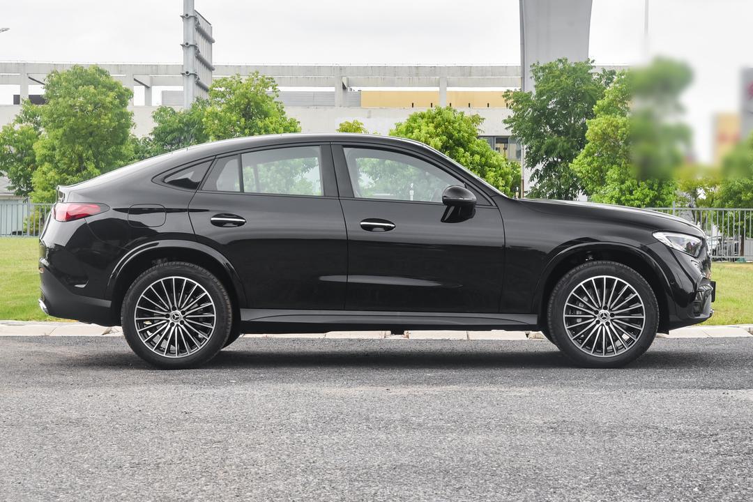 Mercedes-Benz GLC Coupe 2026, фото 8