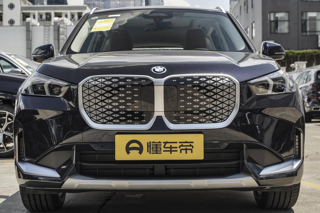 BMW iX1 2026, фото 10