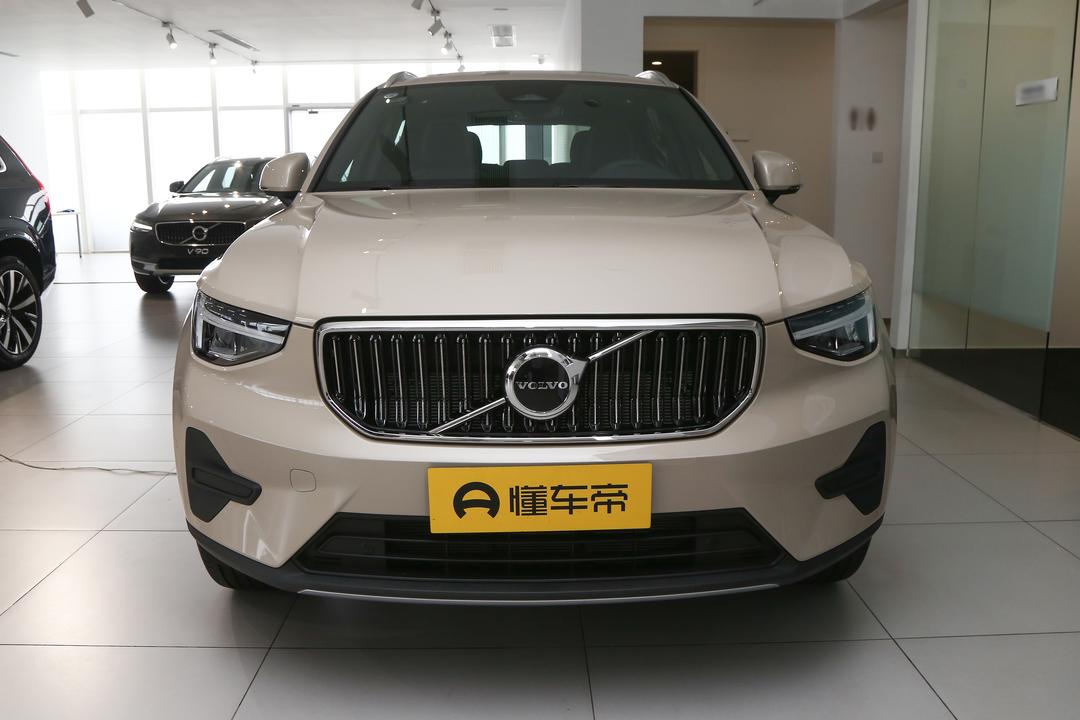 Volvo XC40 2026, фото 2
