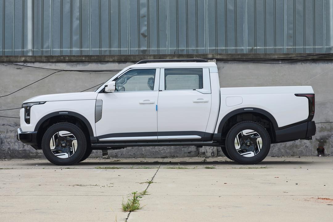 Dongfeng Zhengzhou Z9 GE PHEV 2026, фото 4