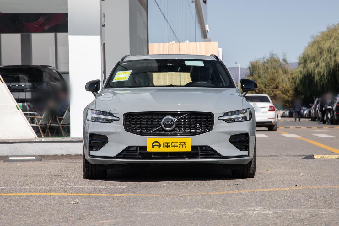 Volvo V60 2026, фото 2