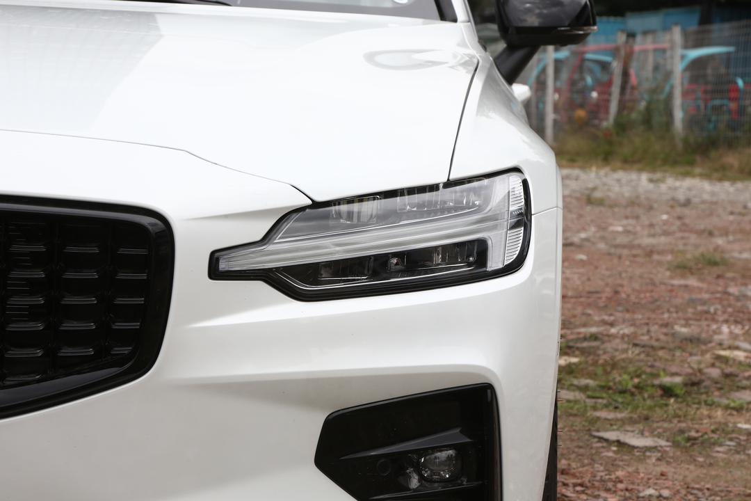Volvo S60 2026, фото 11