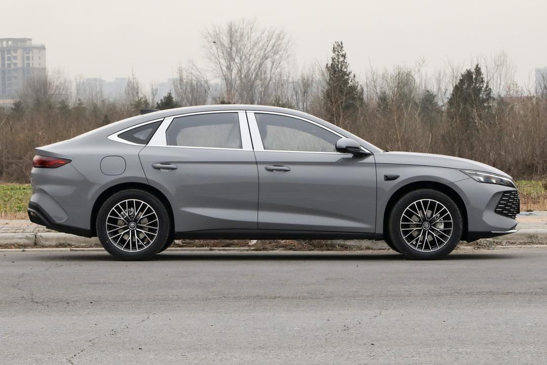 BYD Qin L DM 2026, фото 8