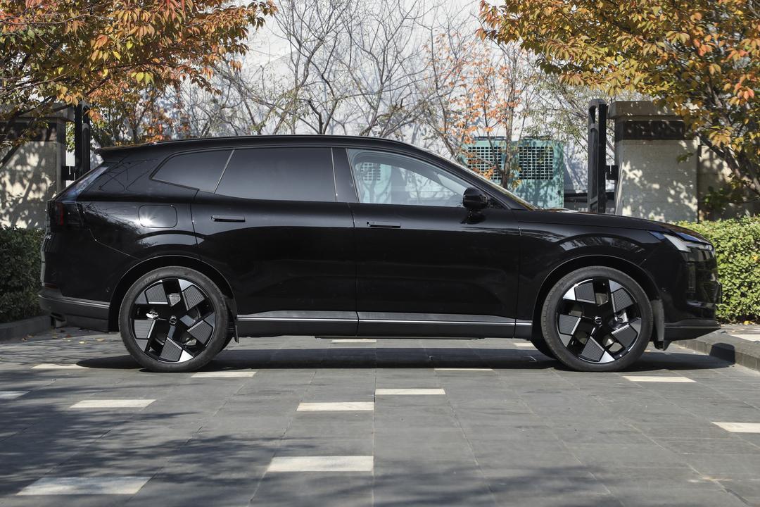 Volvo XC70 2026, фото 8