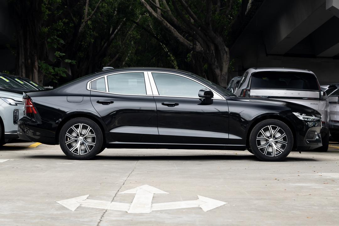 Volvo S60 2026, фото 8