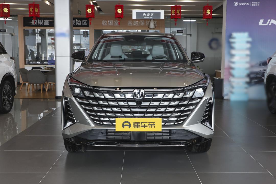 Changan UNI-Z PHEV 2026, фото 2