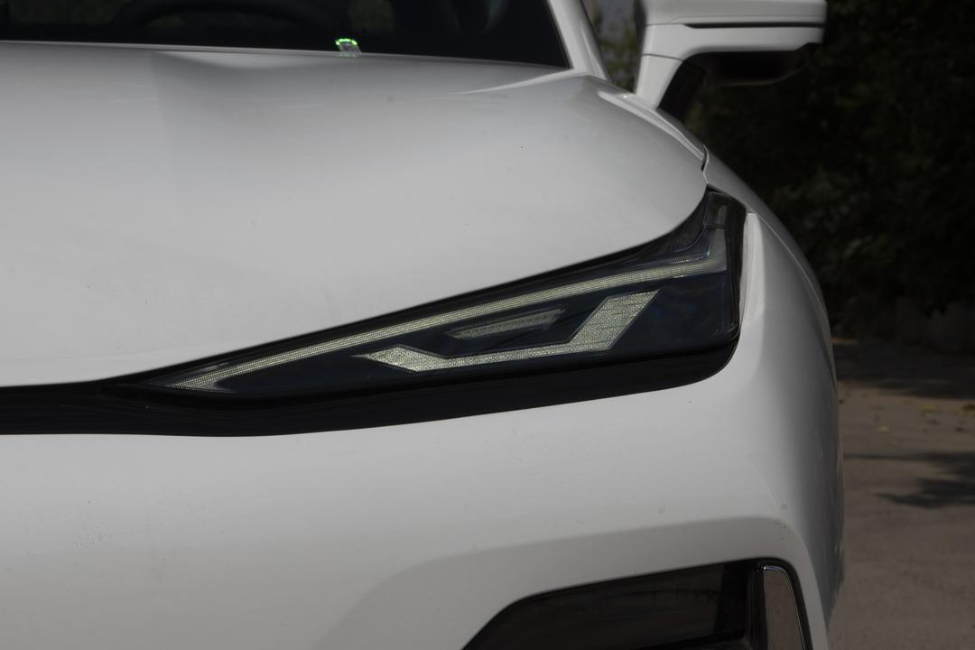 Geely Starlight 8 PHEV 2026, фото 12