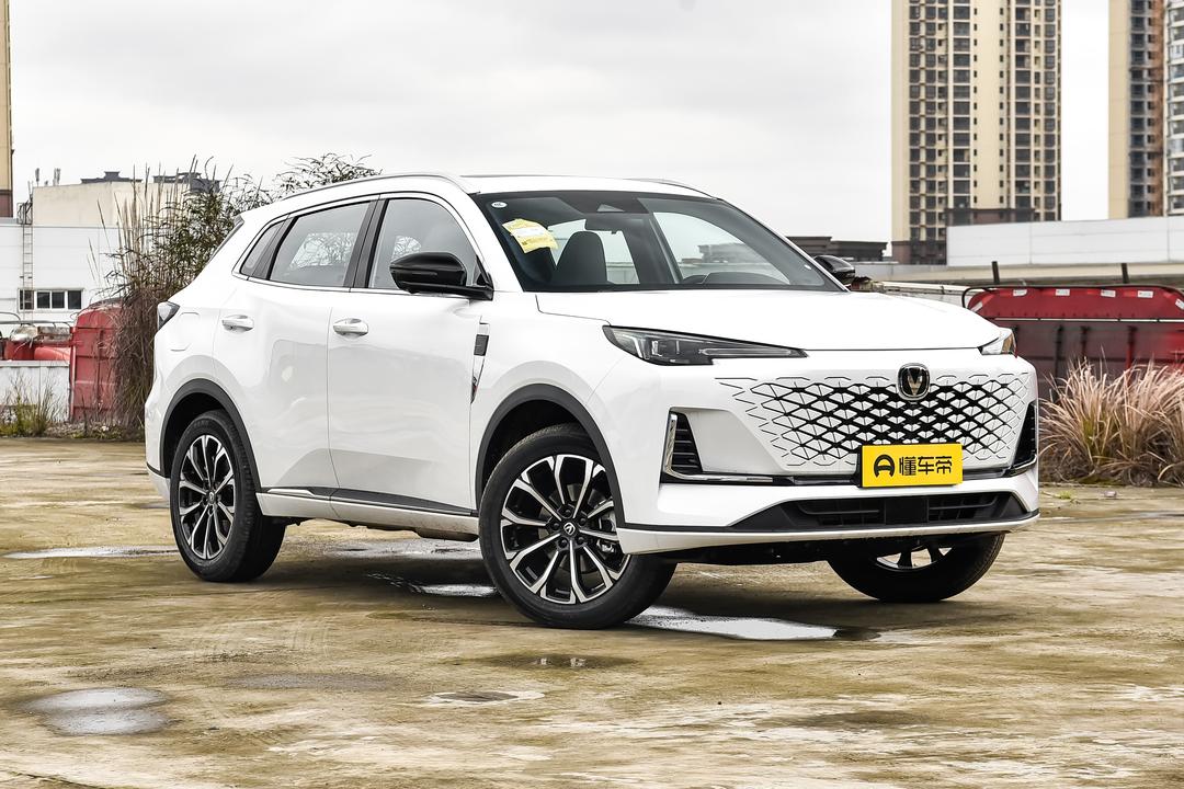 Changan CS55 PLUS PHEV 2026, фото 3