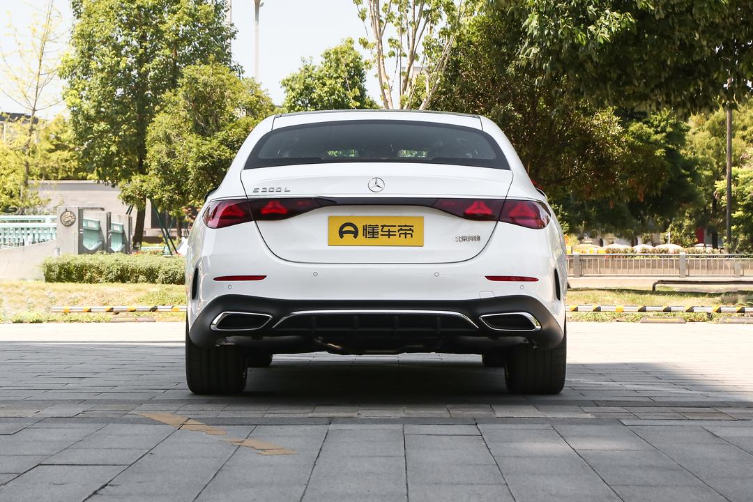 Mercedes-Benz E-Class 2026, фото 6