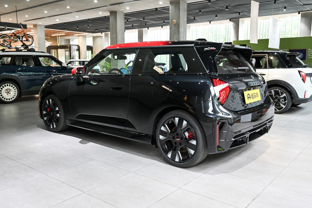 MINI JCW EV 2026, фото 5
