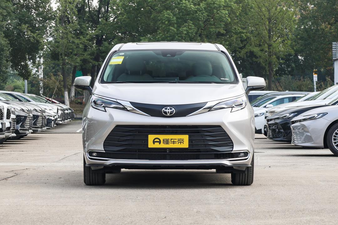 Toyota Sienna 2026, фото 2