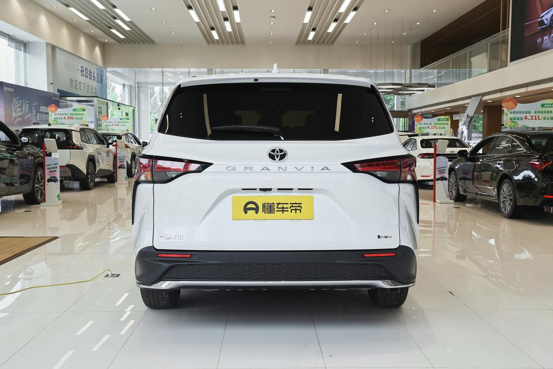 Toyota Granvia 2026, фото 6