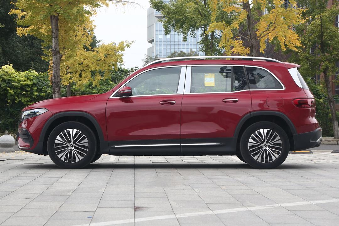 Mercedes-Benz EQB 2026, фото 4