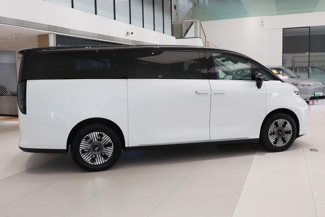 Geely Yizhen L380 2026, фото 8