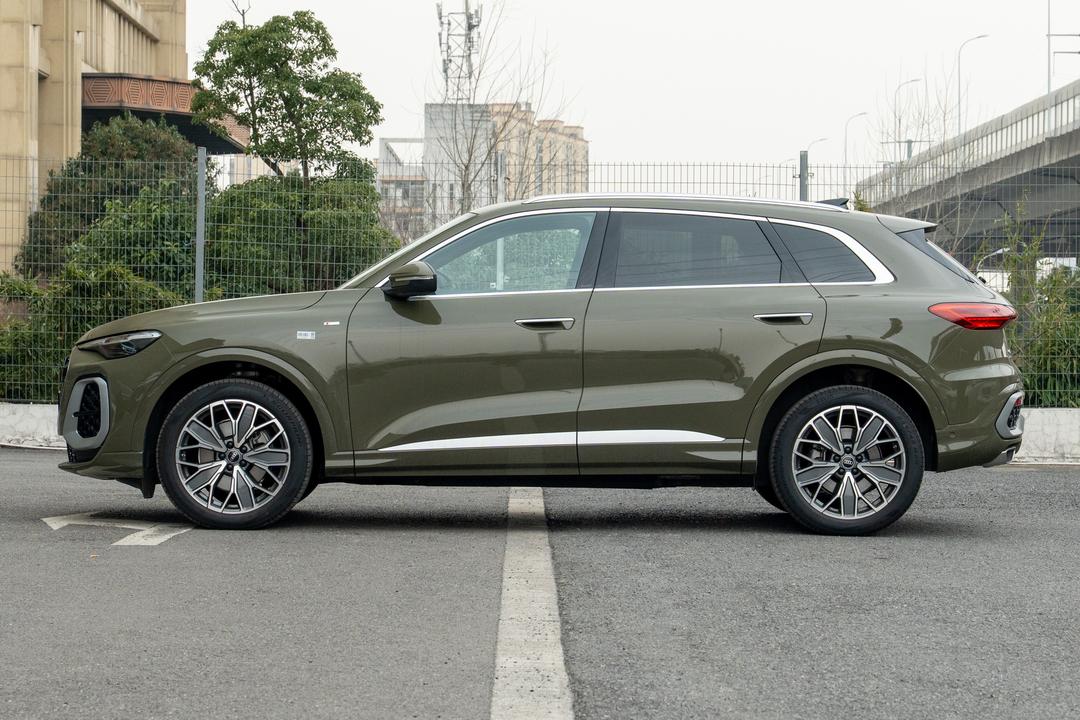 Audi Q5L 2026, фото 4