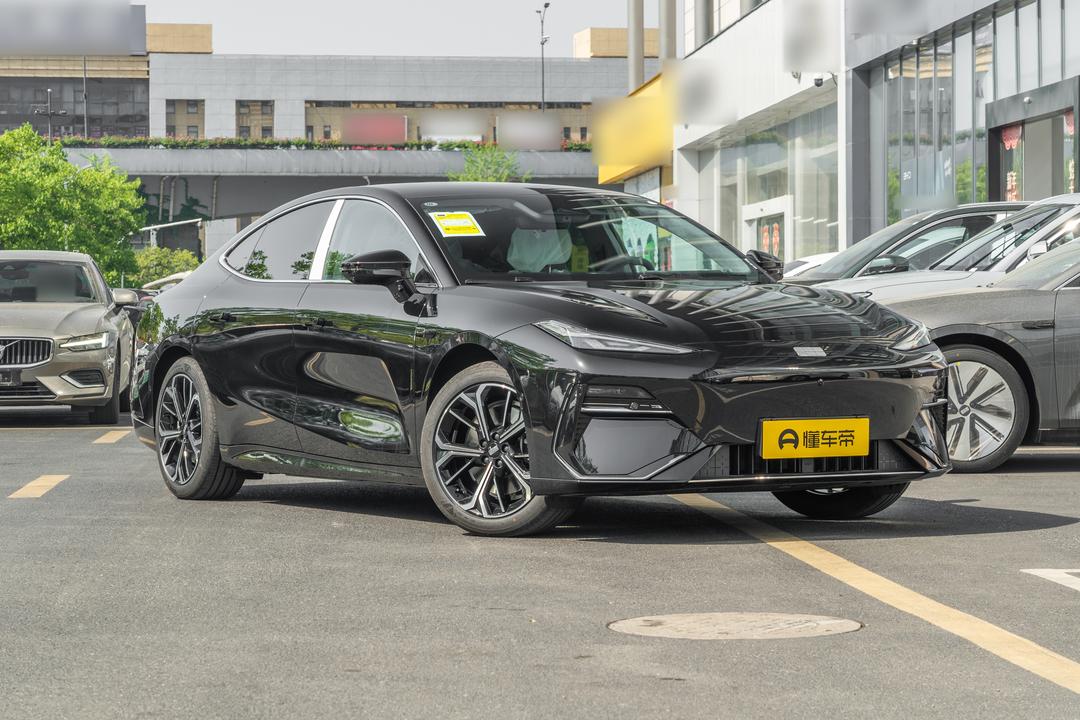 Geely Galaxy E8 2026, фото 3