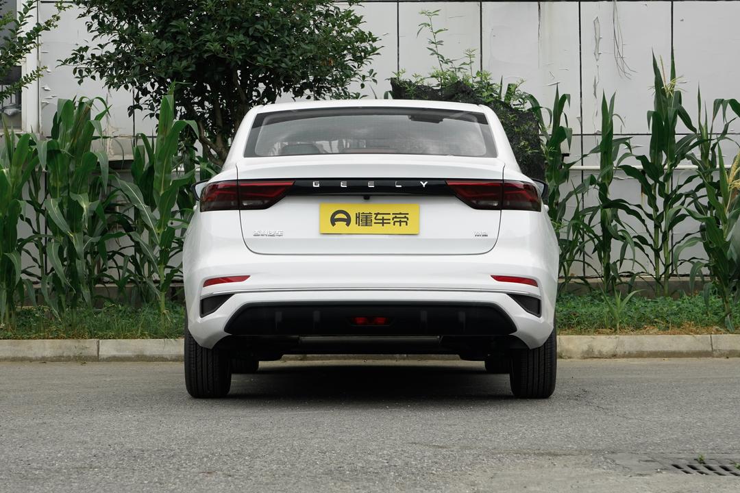 Geely Emgrand 2026, фото 6