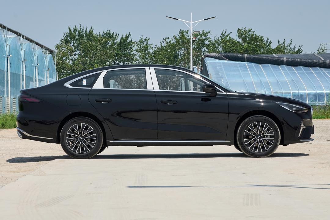 Geely Emgrand 2026, фото 8