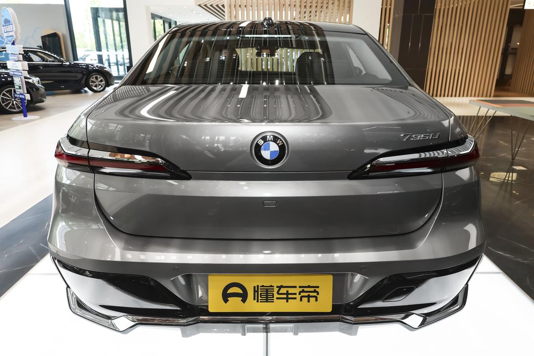 BMW 7-Series 2026, фото 6