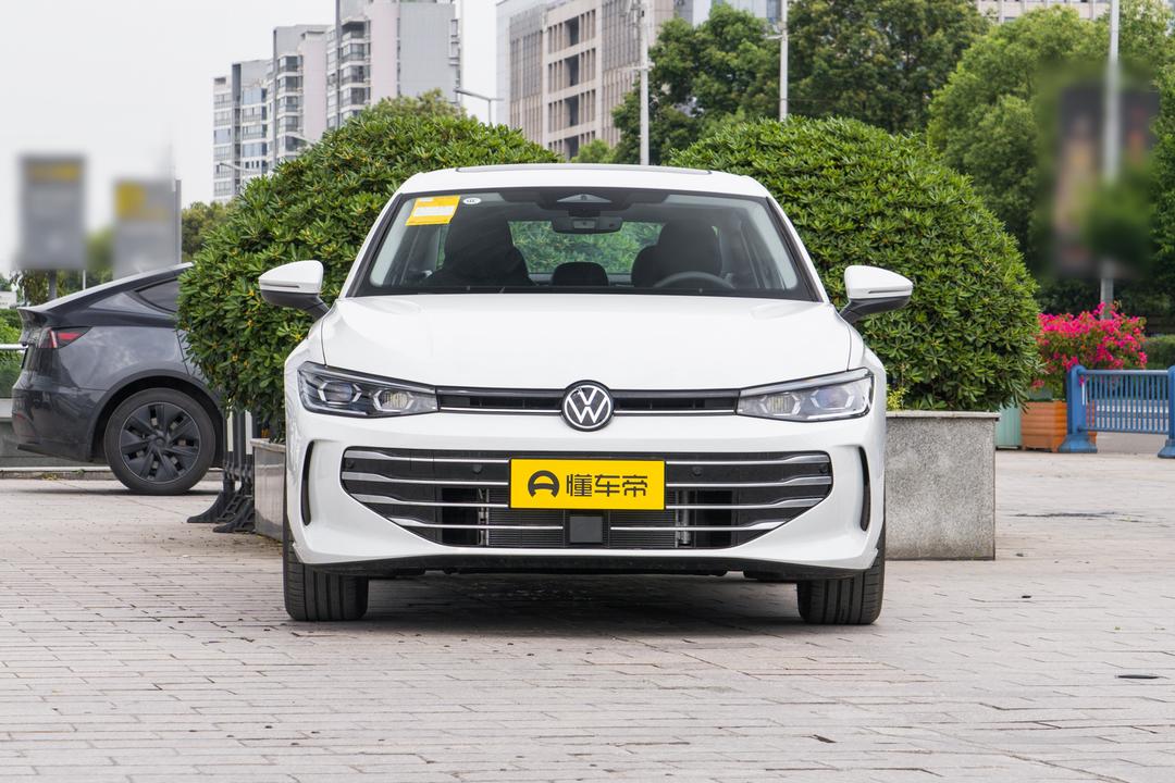 Volkswagen Passat 2026, фото 2