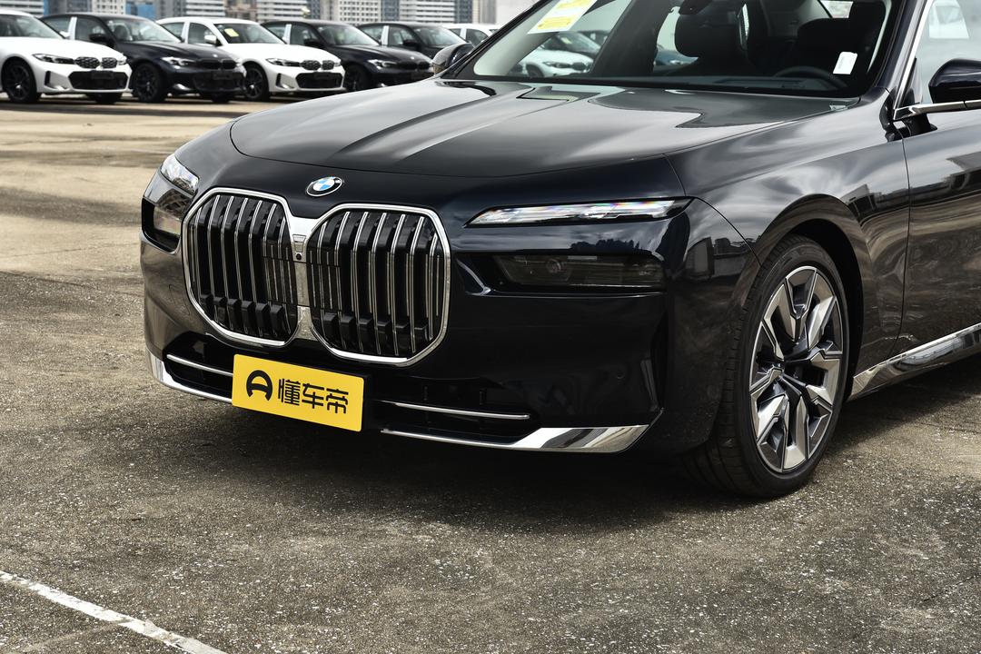 BMW 7-Series 2026, фото 9