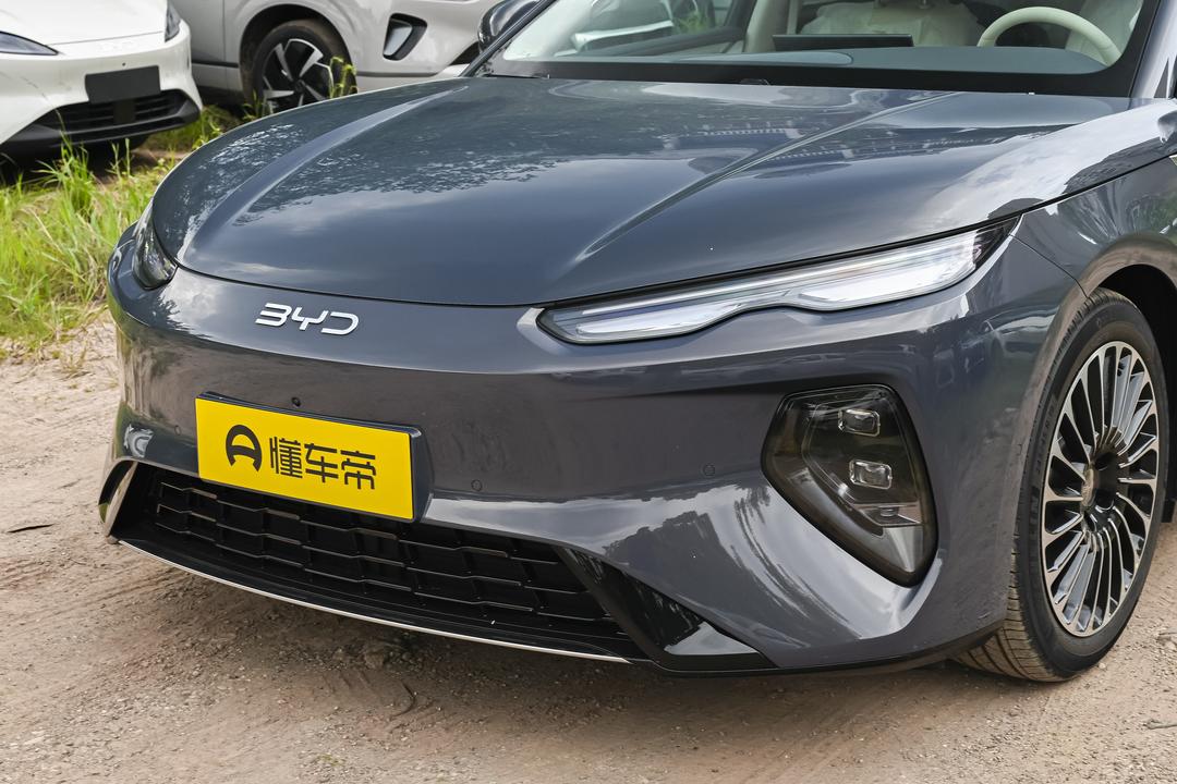 BYD Seal 08 EV 2026, фото 9
