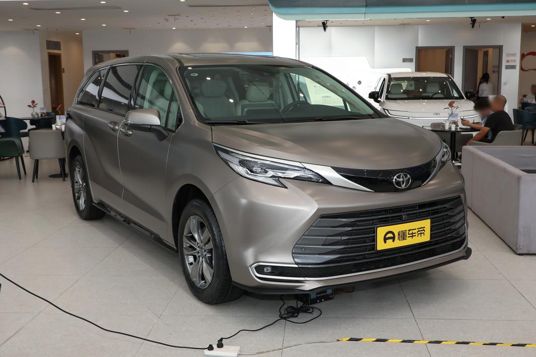 Toyota Sienna 2026, фото 3