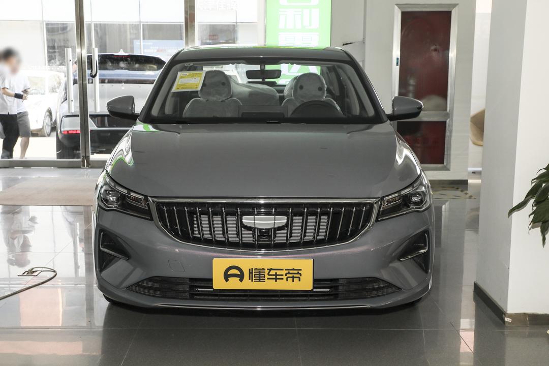 Geely Emgrand 2026, фото 2