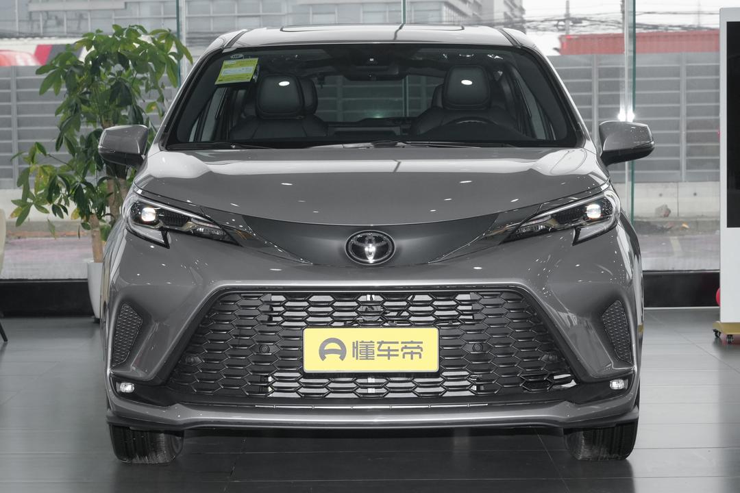 Toyota Granvia 2026, фото 2