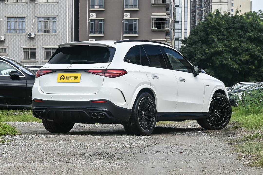 Mercedes-Benz GLC AMG 2026, фото 7