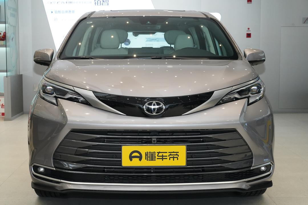 Toyota Sienna 2026, фото 2