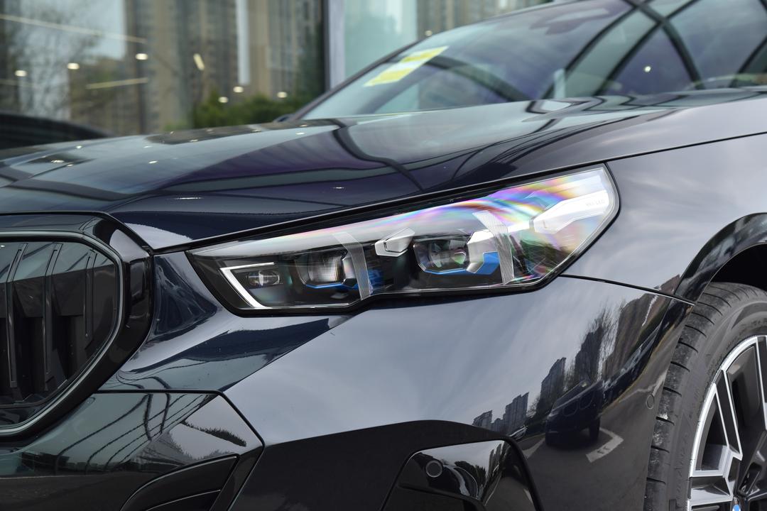 BMW 5 Series 2026, фото 13