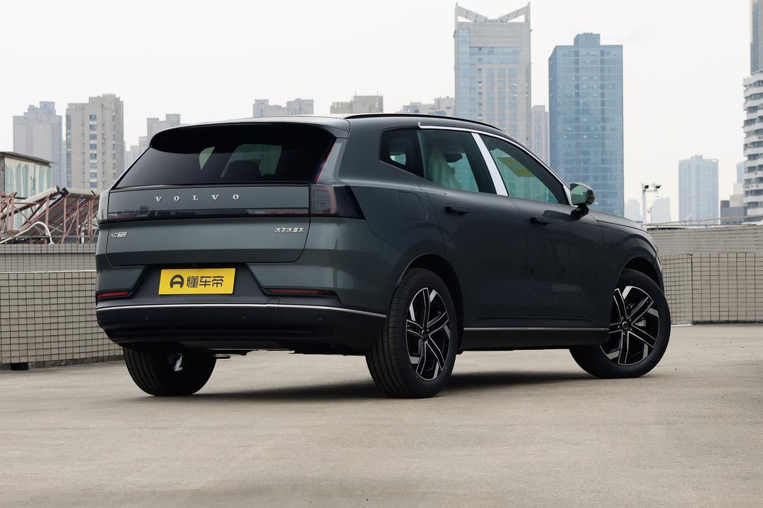 Volvo XC70 2026, фото 7
