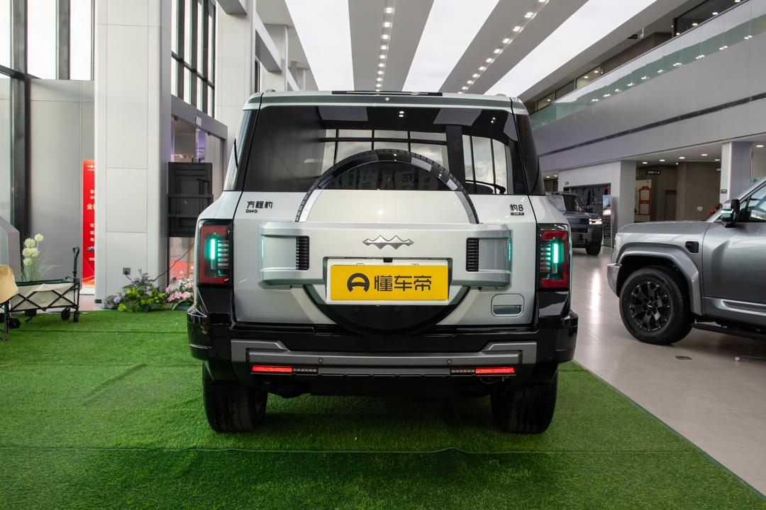 BYD Fangchengbao Leopard 8 2026, фото 6