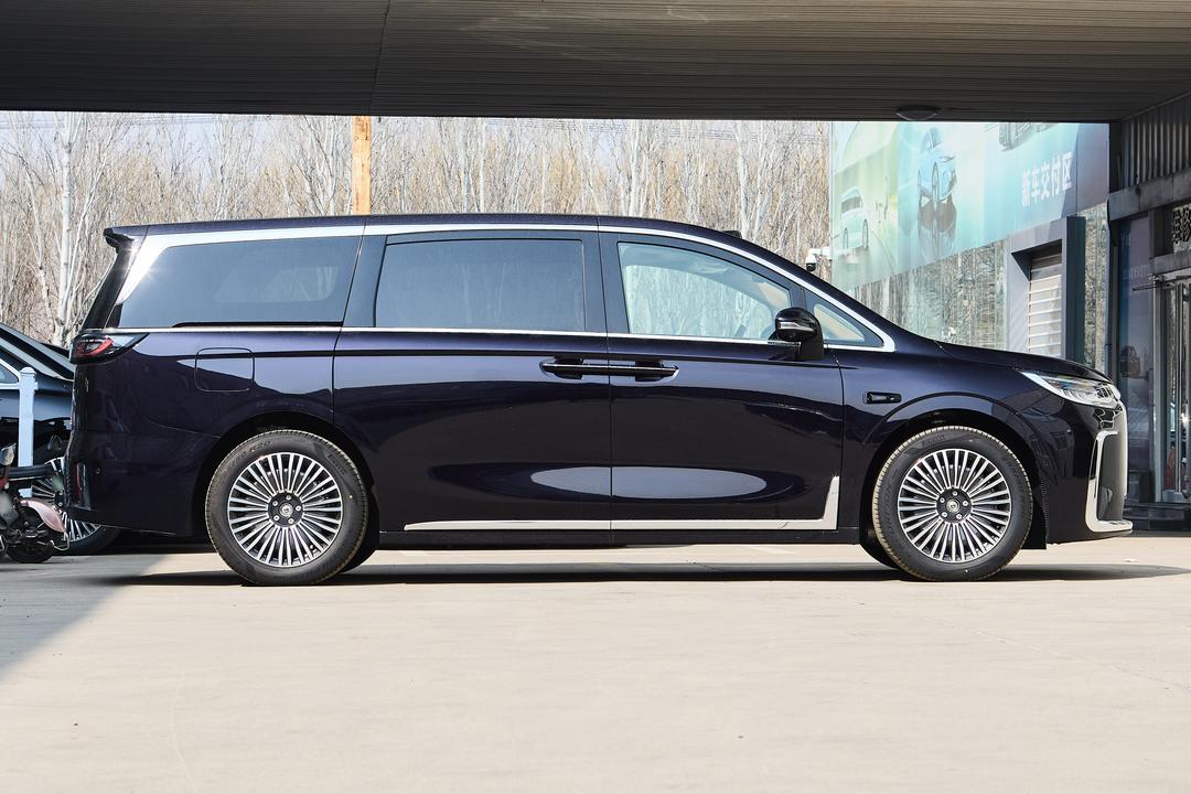 Voyah Dream PHEV 2026, фото 8