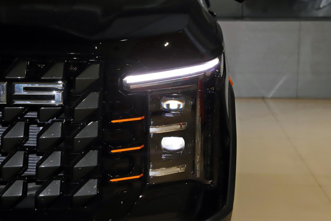 Maxus Interstellar X SUV 2026, фото 11