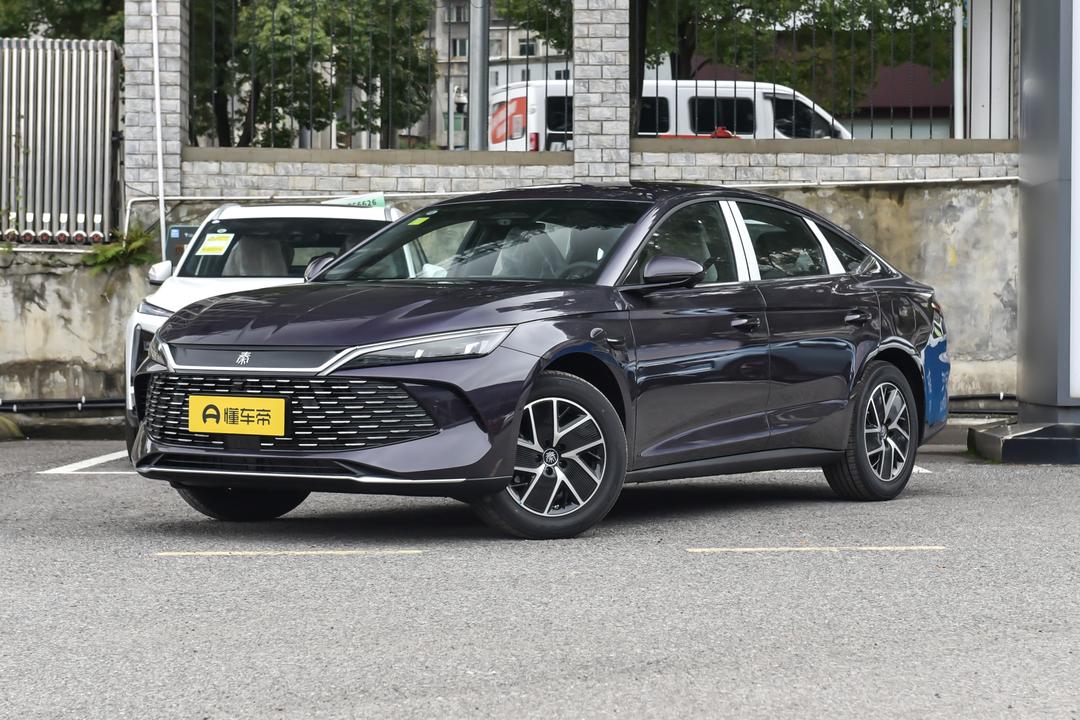 BYD Qin L DM 2026, фото 1